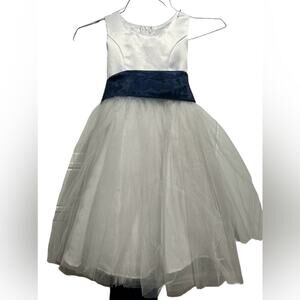 Joy Kids USA Size 6/ Formal Dress with Navy Sash